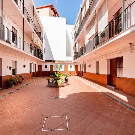 Holi-Rent Salado Apartment Севиля Екстериор снимка