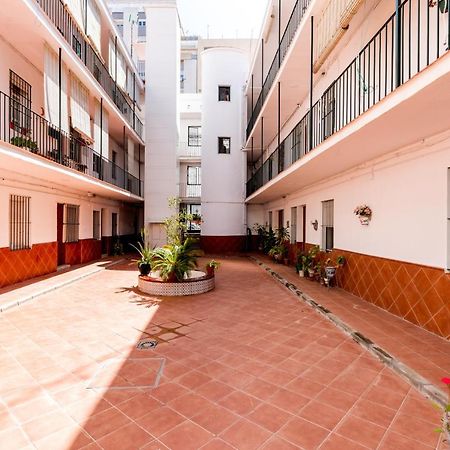 Holi-Rent Salado Apartment Севиля Екстериор снимка