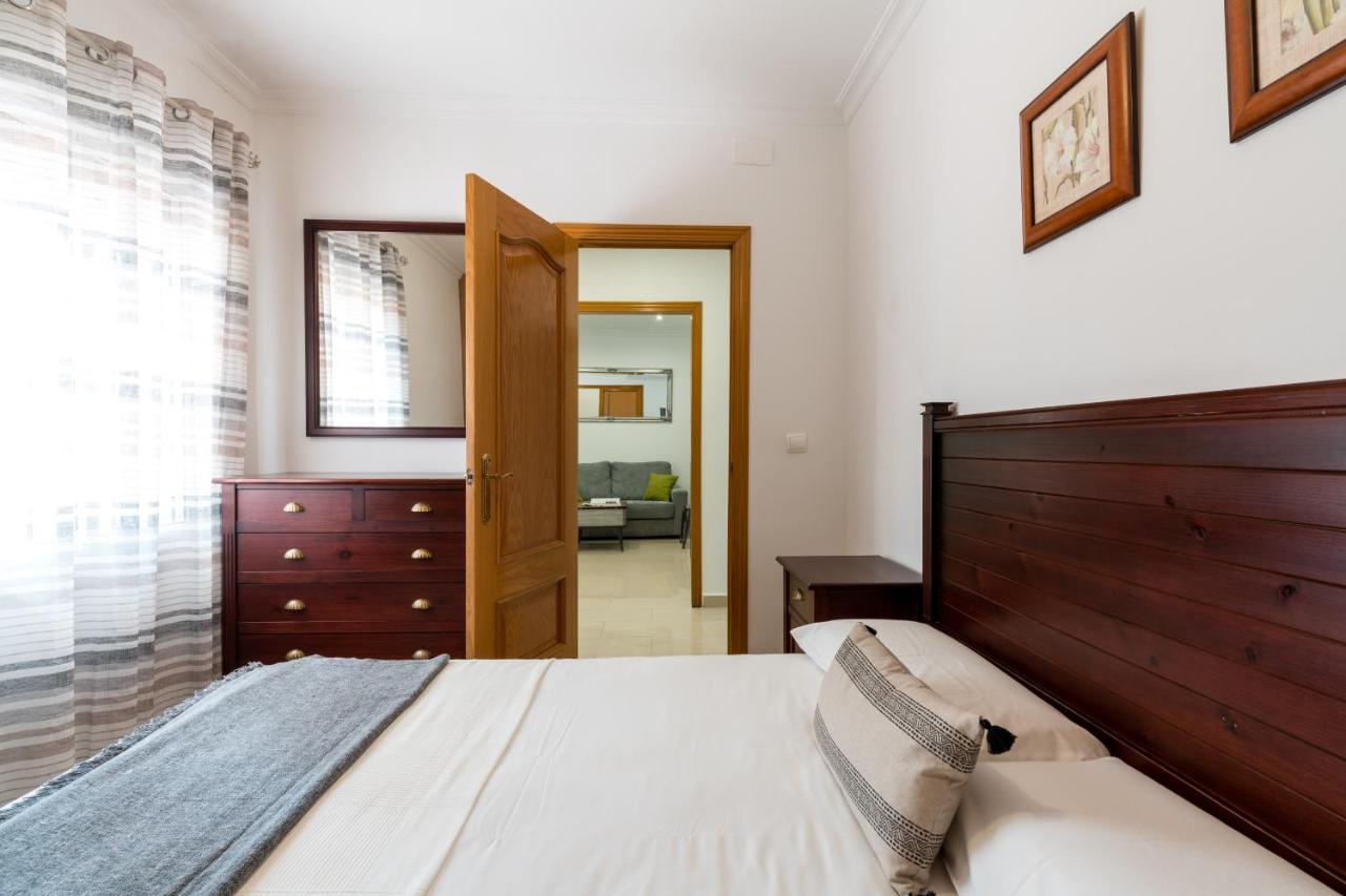 Holi-Rent Salado Apartment Севиля Екстериор снимка