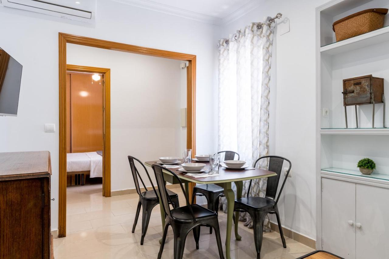 Holi-Rent Salado Apartment Севиля Екстериор снимка