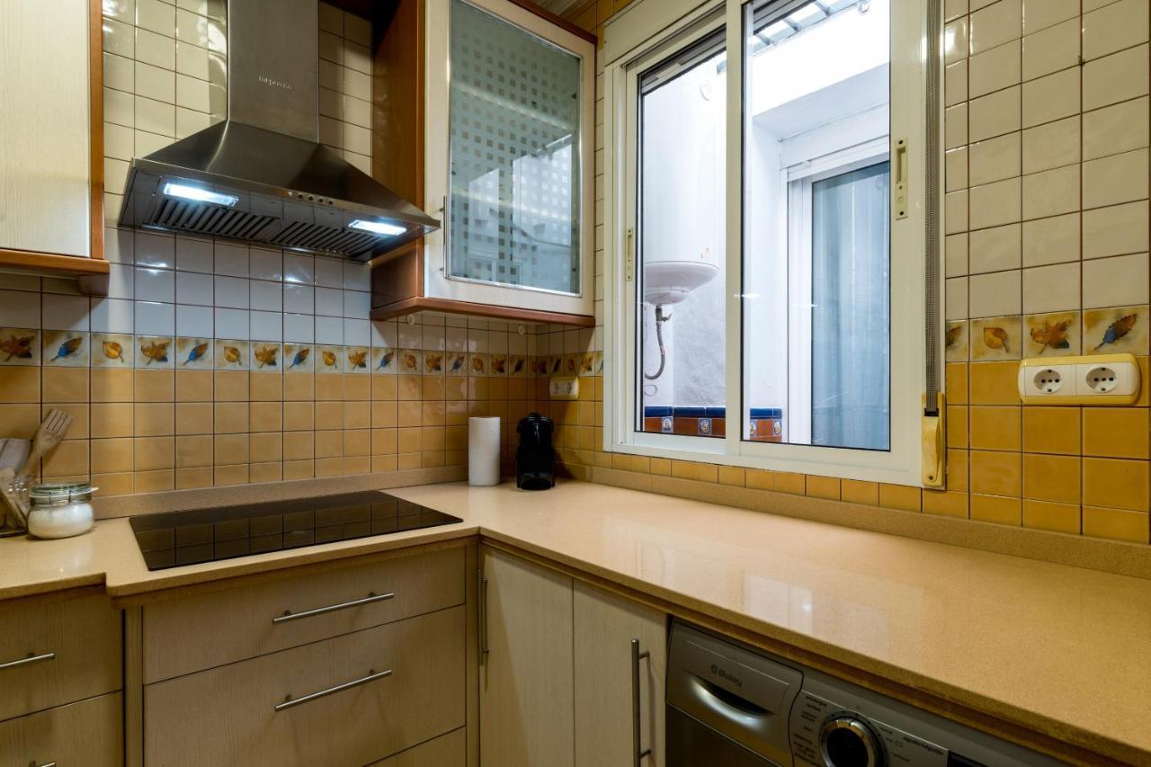 Holi-Rent Salado Apartment Севиля Екстериор снимка