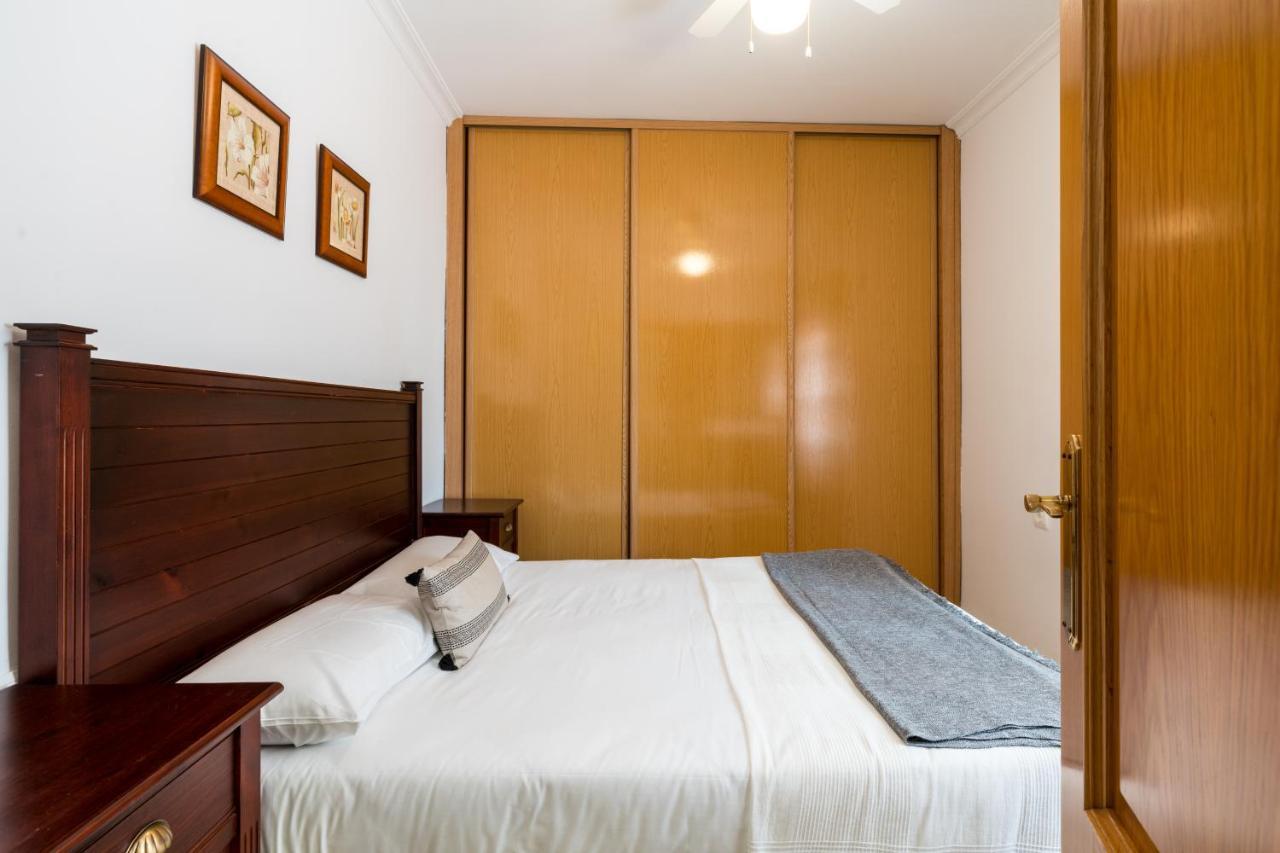 Holi-Rent Salado Apartment Севиля Екстериор снимка