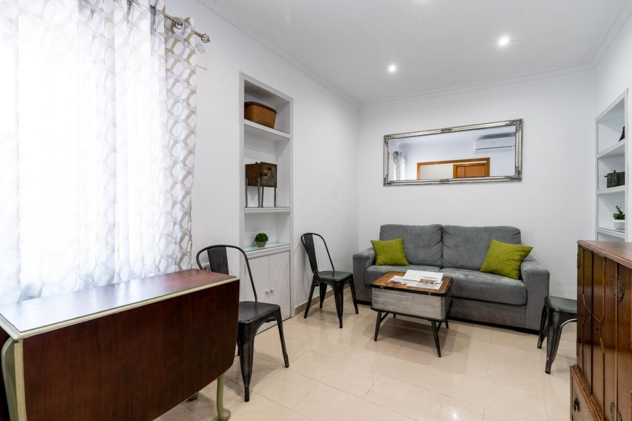 Holi-Rent Salado Apartment Севиля Екстериор снимка