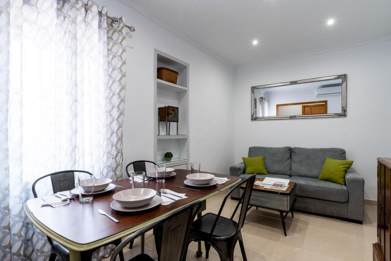 Holi-Rent Salado Apartment Севиля Екстериор снимка