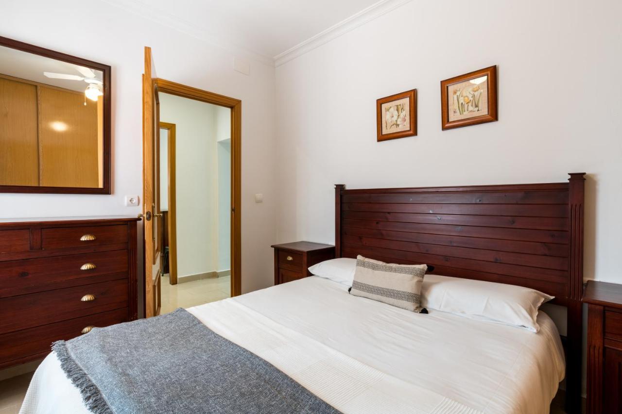 Holi-Rent Salado Apartment Севиля Екстериор снимка
