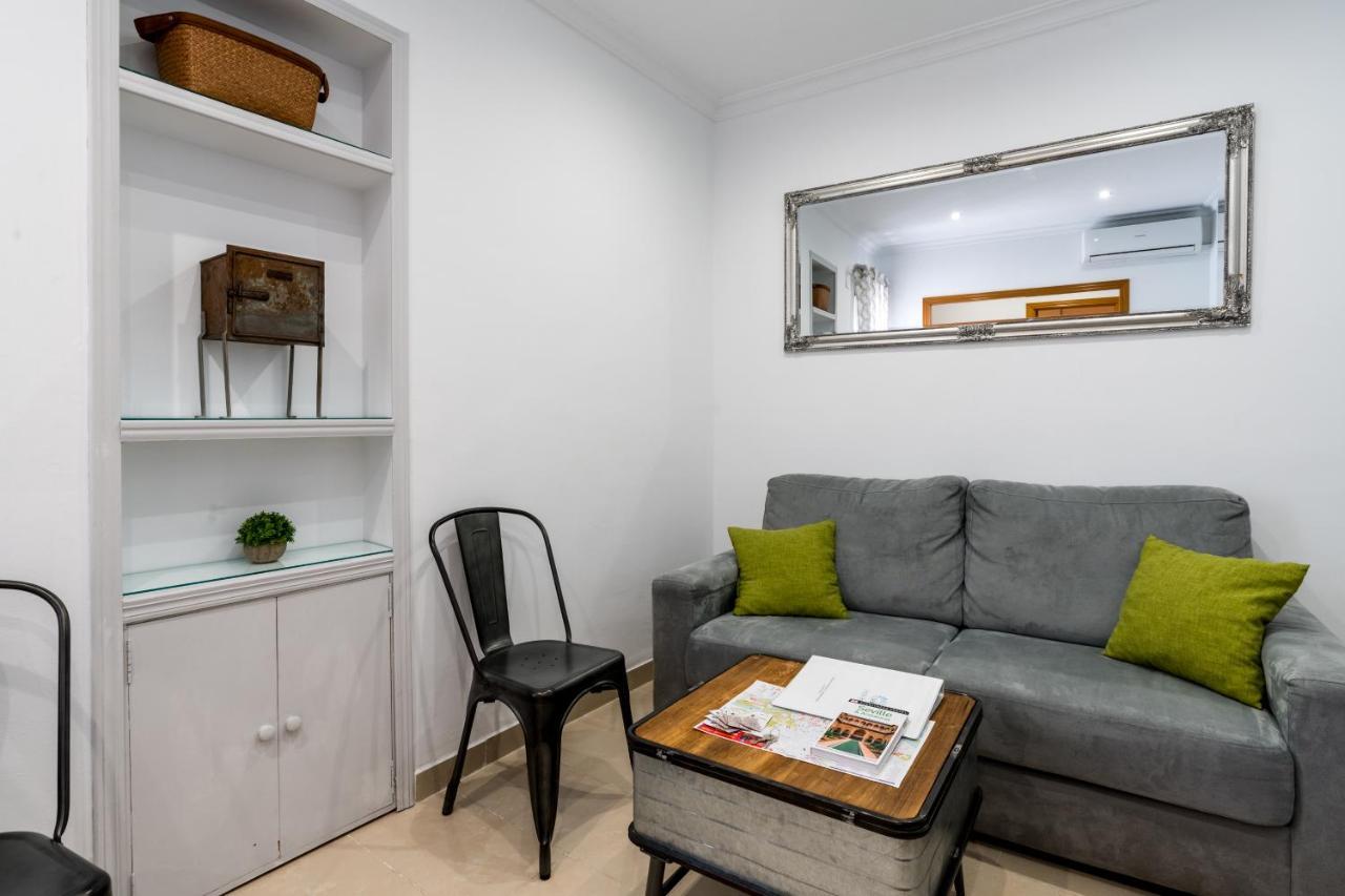 Holi-Rent Salado Apartment Севиля Екстериор снимка