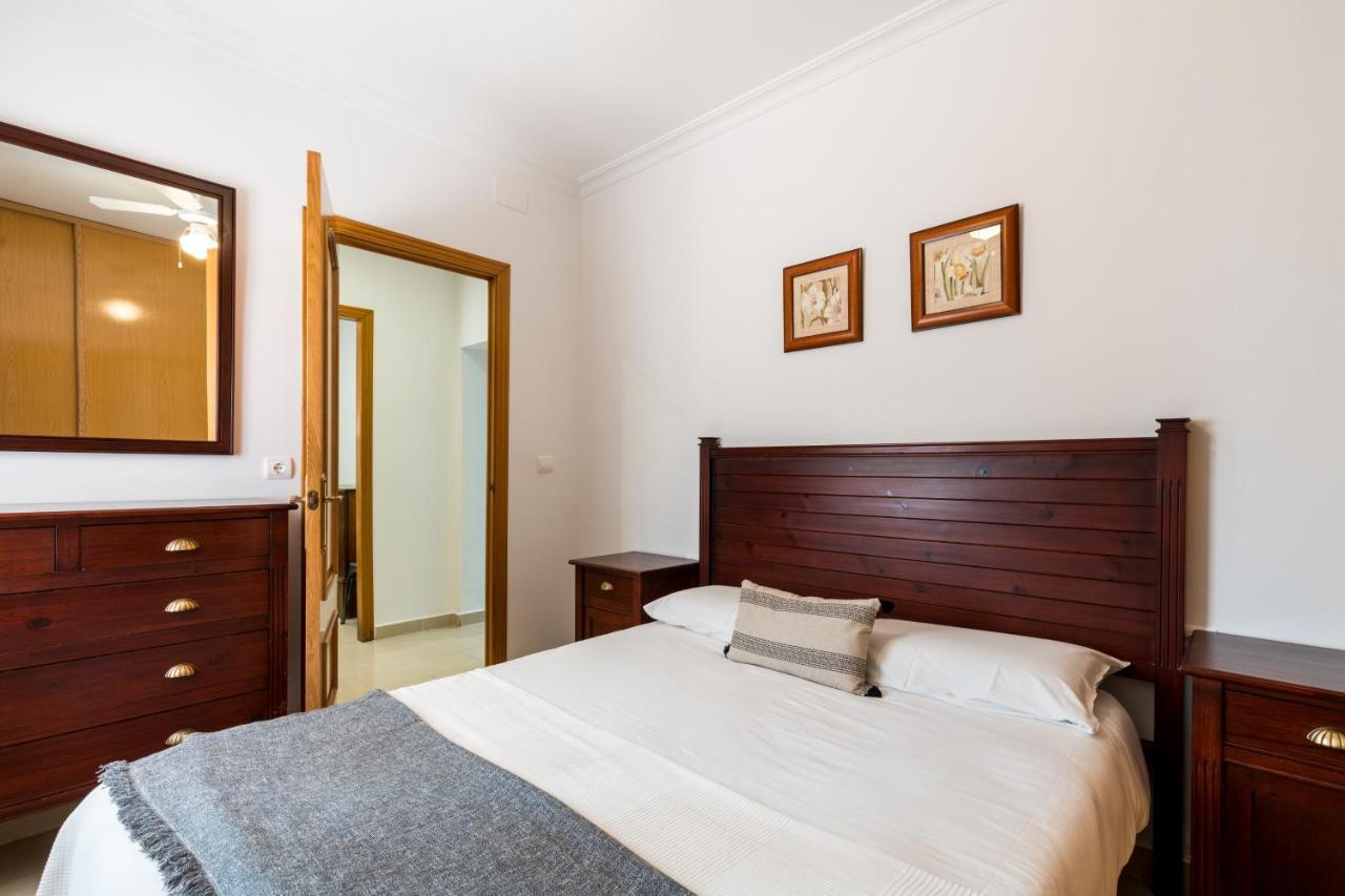 Holi-Rent Salado Apartment Севиля Екстериор снимка