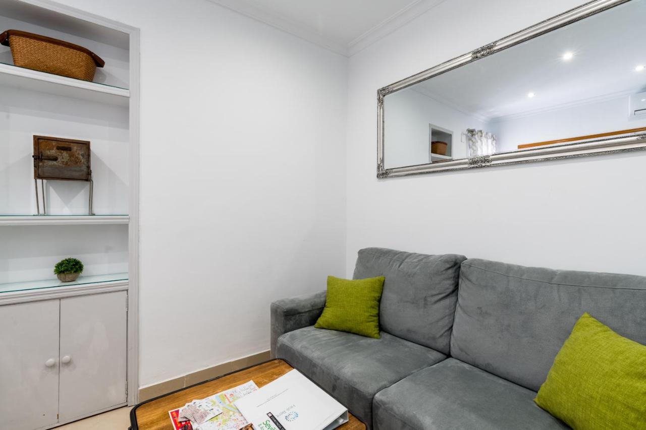Holi-Rent Salado Apartment Севиля Екстериор снимка